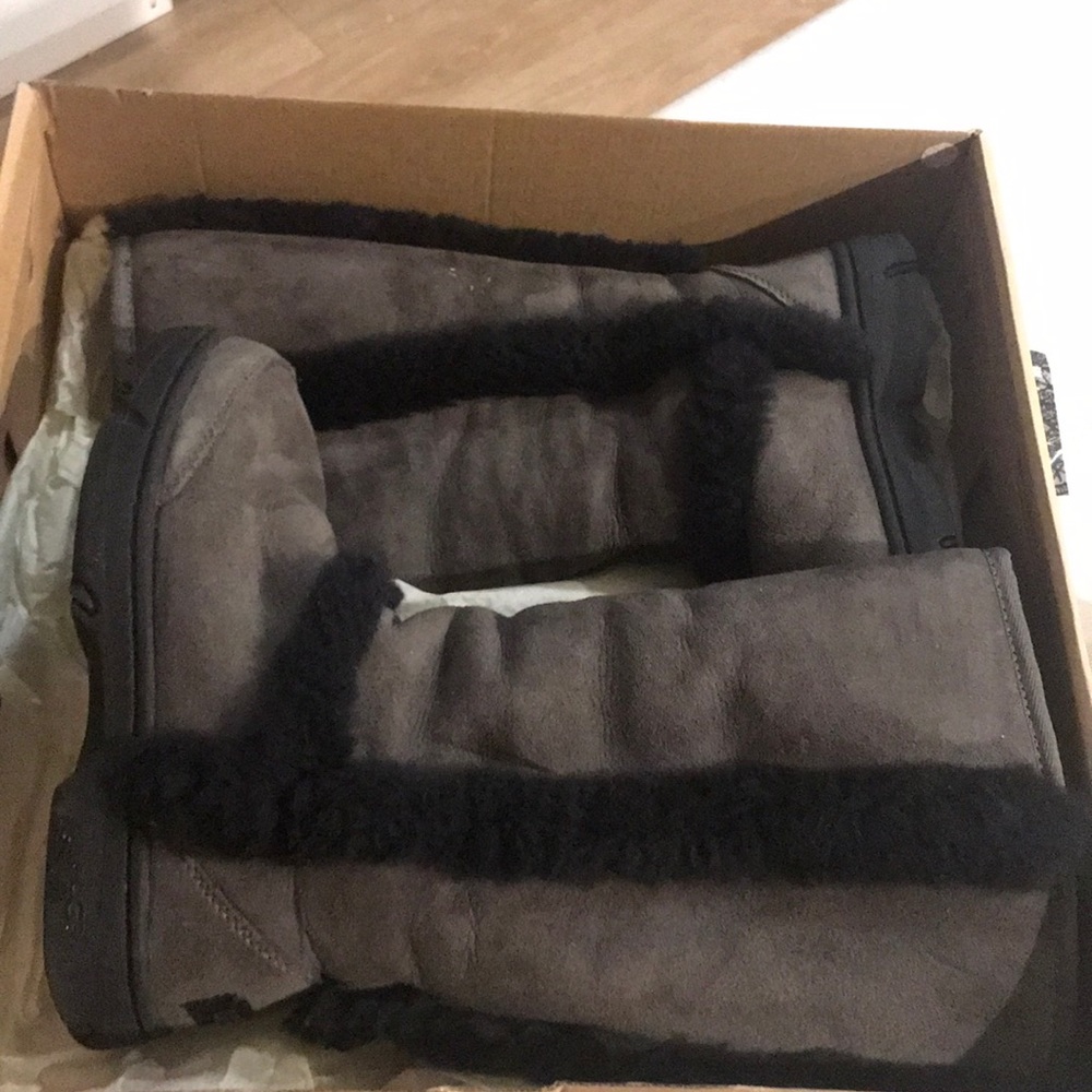 Raccoon sunburst y’all uggs